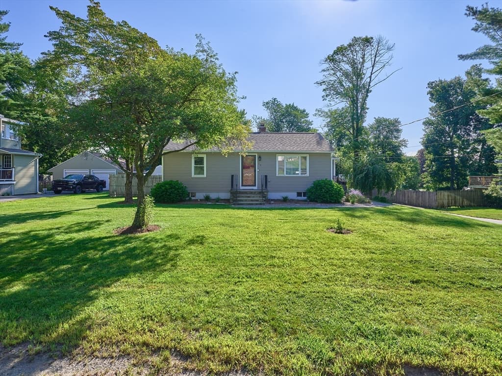 14 Mildred Ave, Millbury MA 01527