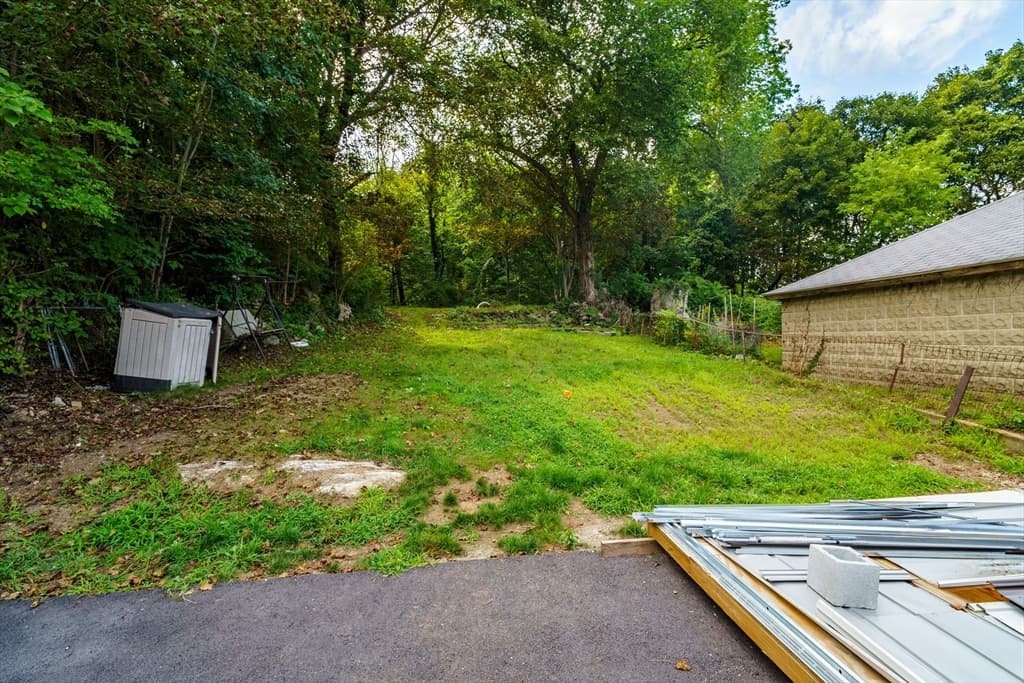26 Benefit St, Southbridge MA 02710 photo 18