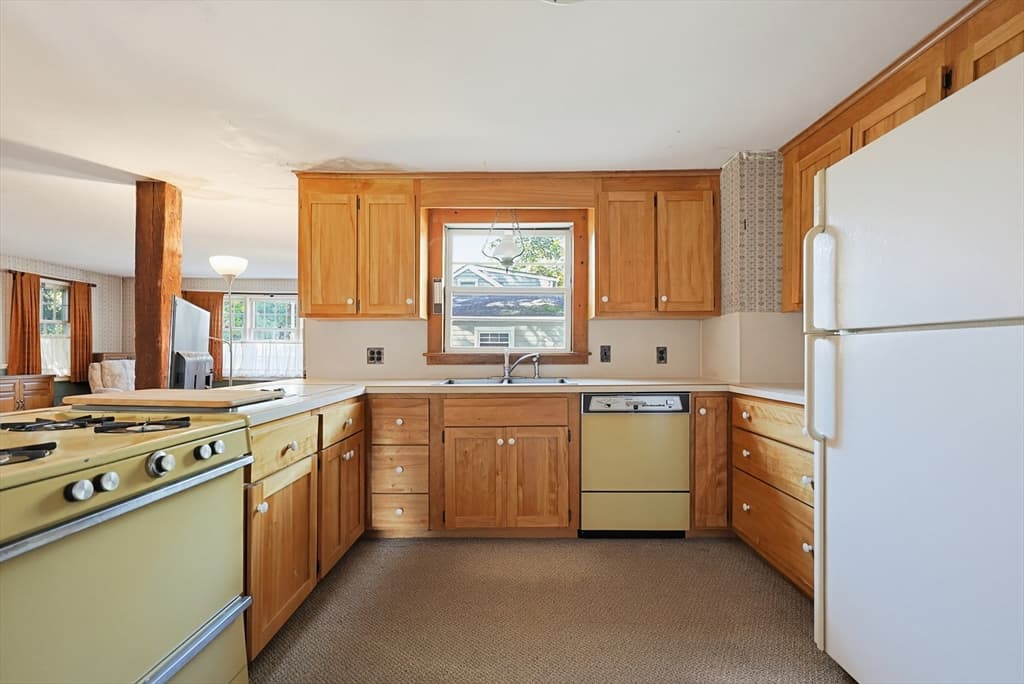 430 Pleasant St, Leominster MA 01453 photo 13