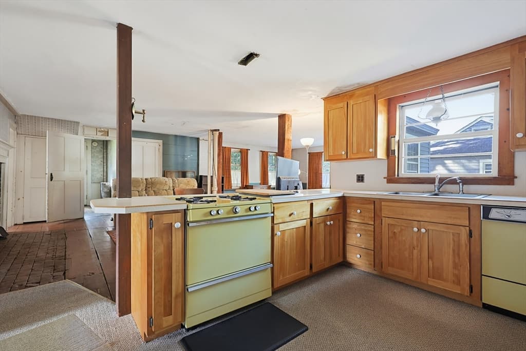 430 Pleasant St, Leominster MA 01453 photo 14