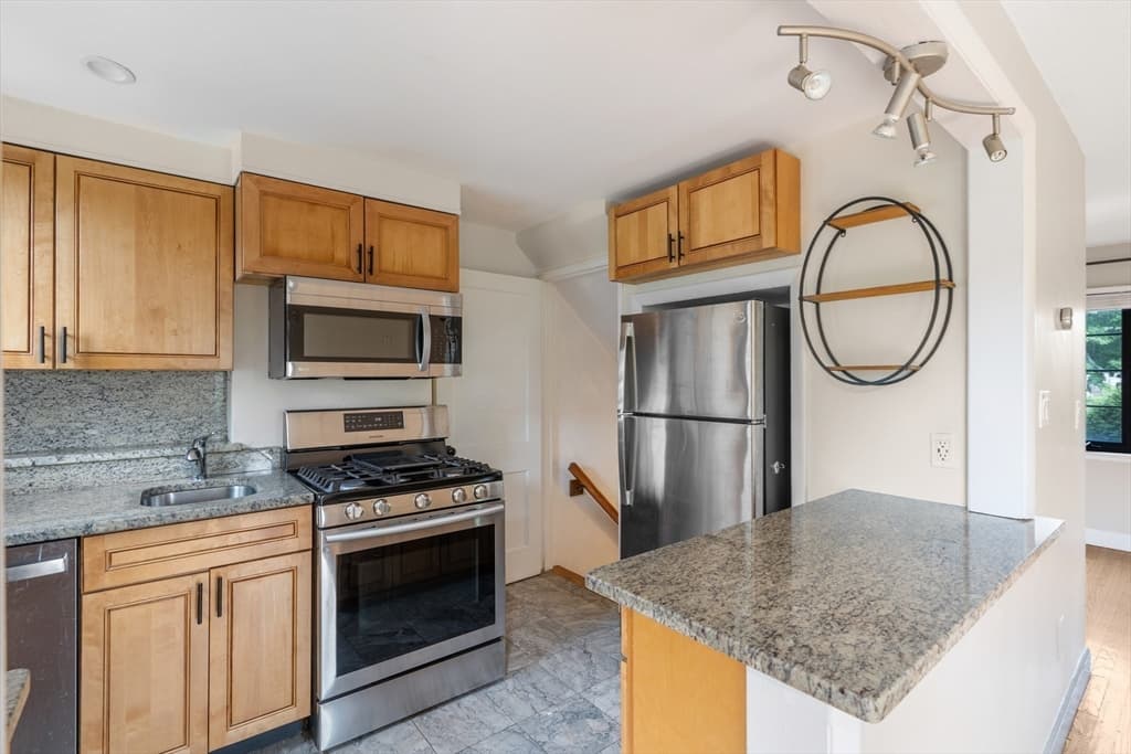 956 Belmont # 956, Watertown DC 20472 photo 8
