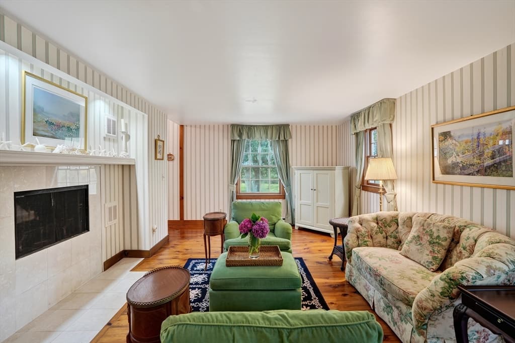 9 Martha's Road, Edgartown MA 02539 photo 6