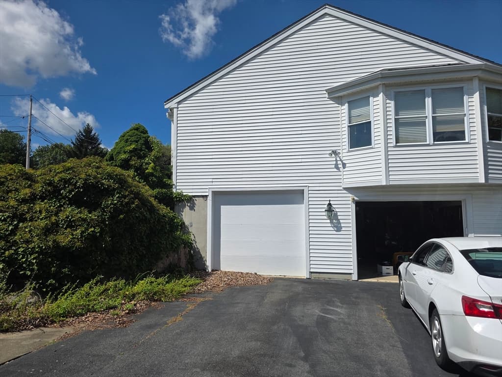 Single Family Residence at 92 Rosemary Rd, North Attleboro MA 02760, North Attleboro, photo 3 of 3