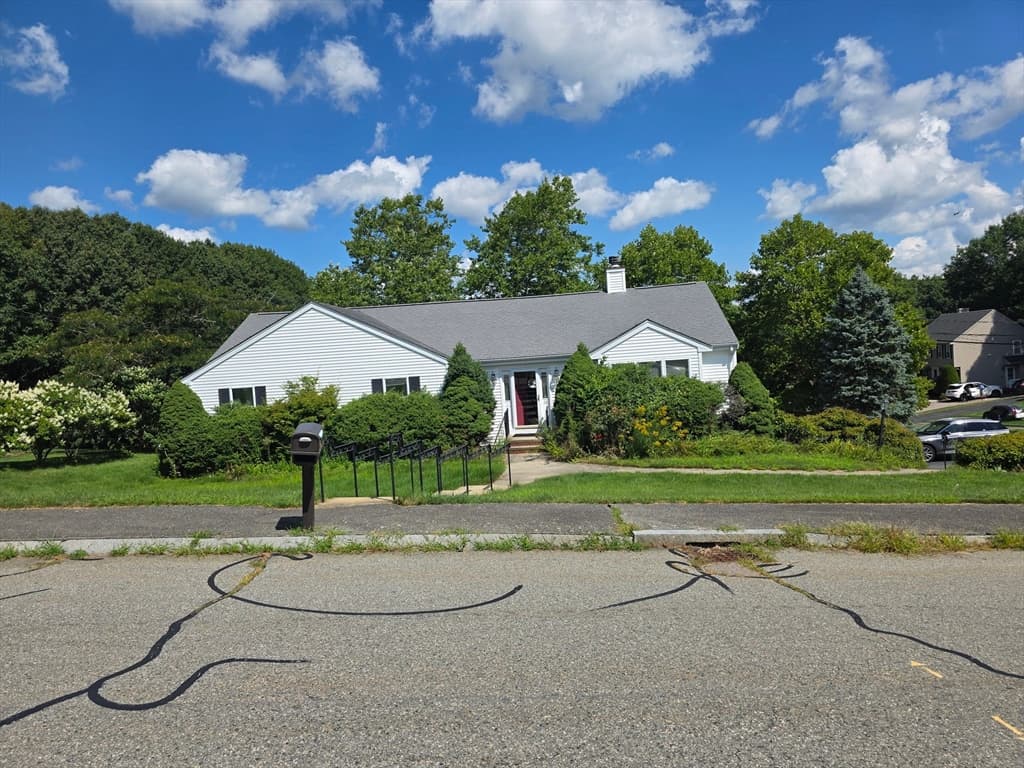 92 Rosemary Rd, North Attleboro MA 02760