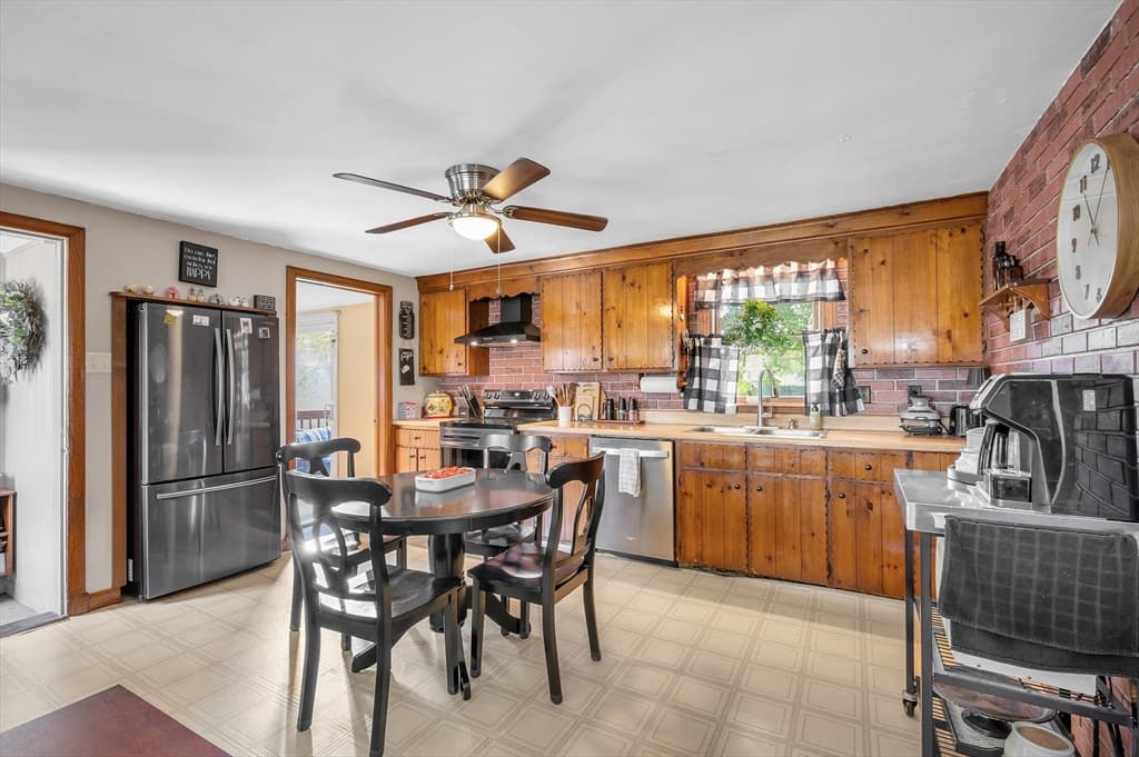 41 Alma Street, Lowell MA 01854 photo 4
