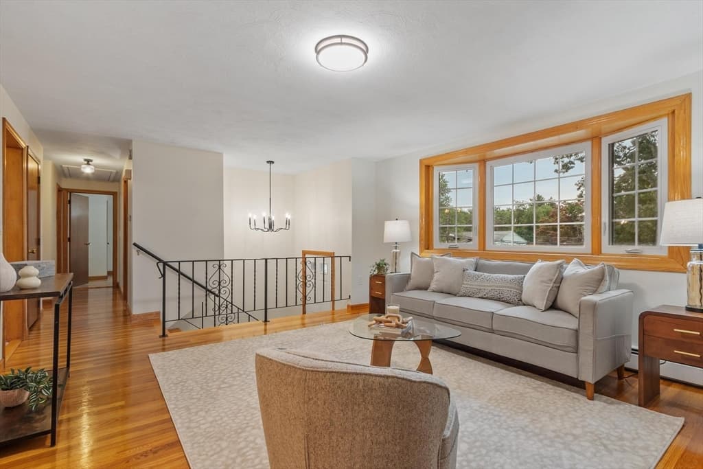 156 Mill St, Burlington MA 01803 photo 5