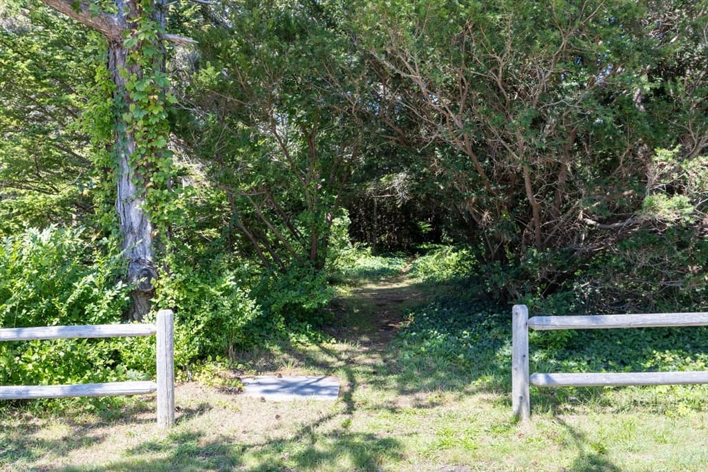 264 Sea View Ave, Barnstable MA 02655