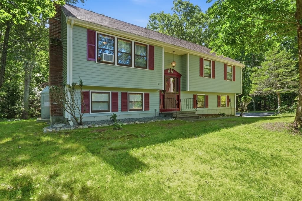64 Marshall St, Holliston MA 01746