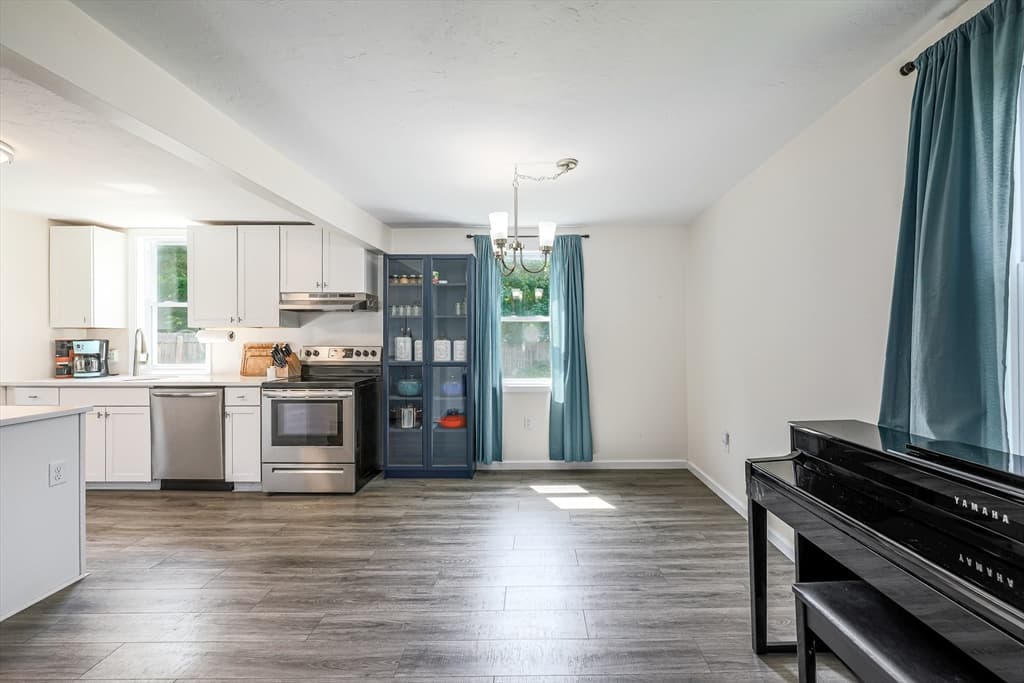 17 Temple St, Palmer MA 01069 photo 18