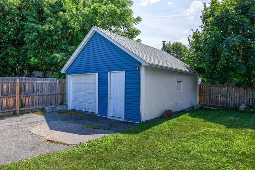 17 Temple St, Palmer MA 01069 photo 8