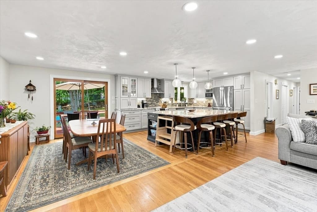 76 Westover Pkwy, Norwood MA 02062 photo 10