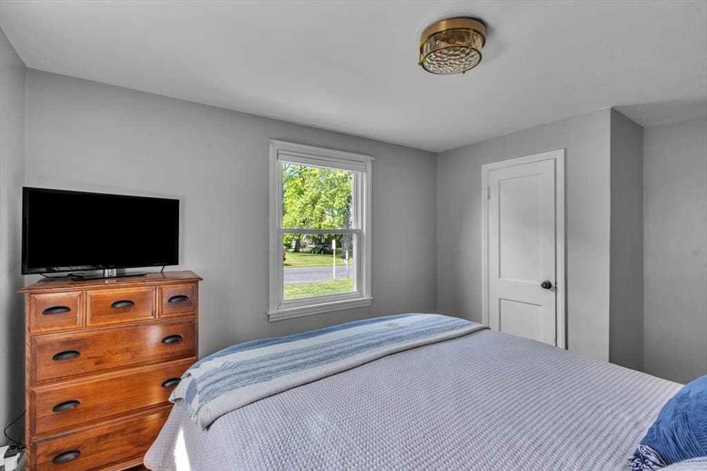 31 Thompson St, East Longmeadow MA 01089 photo 17