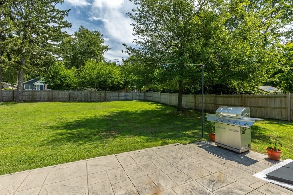 31 Thompson St, East Longmeadow MA 01089 photo 31