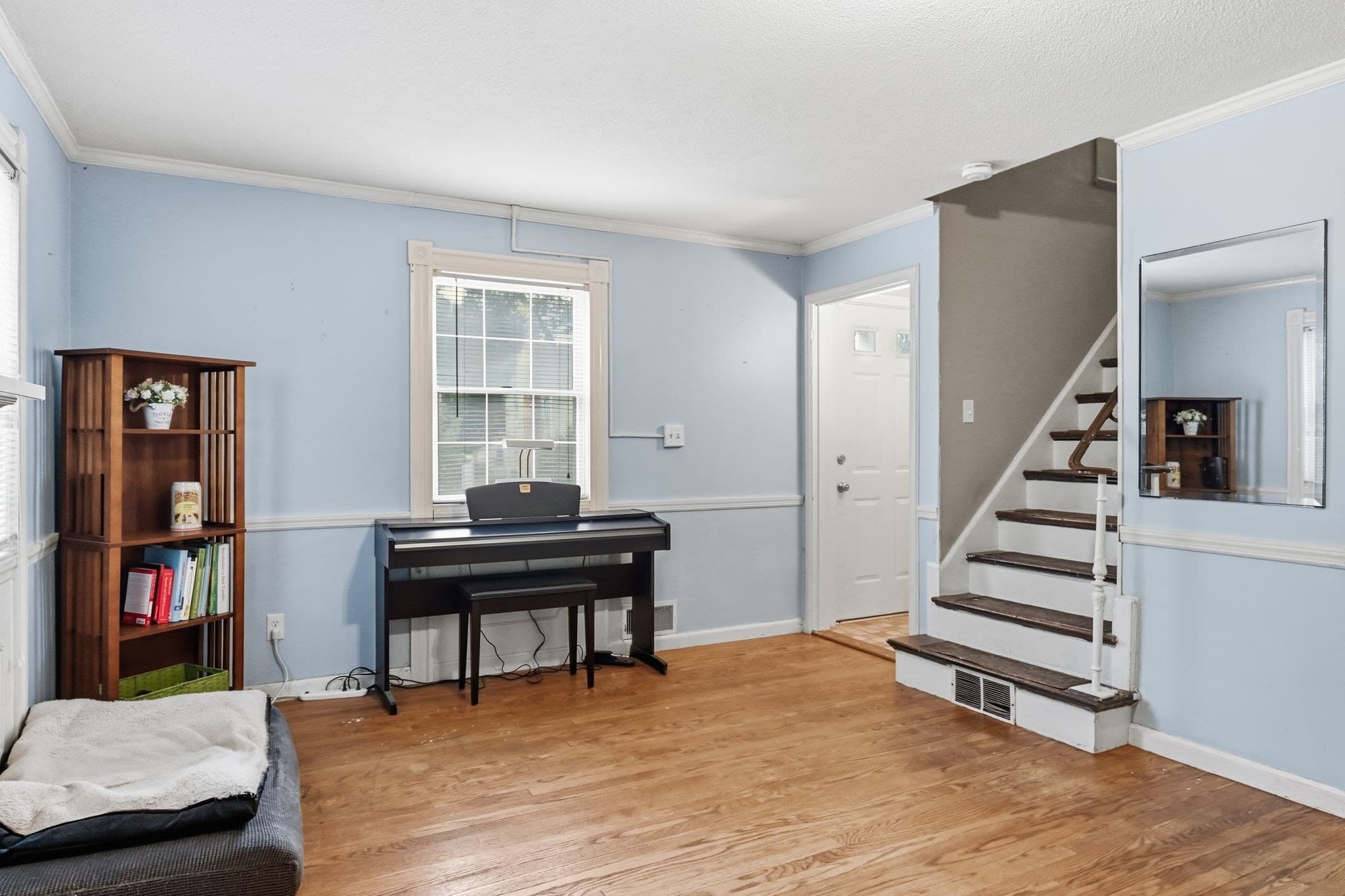 Single Family Residence at 89 Abbott St, Springfield MA 01118, Springfield, photo 7 of 41