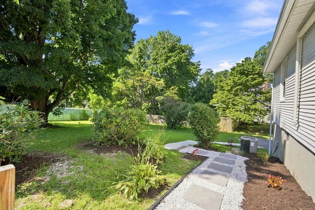 218 Maple St, East Longmeadow MA 01106 photo 6
