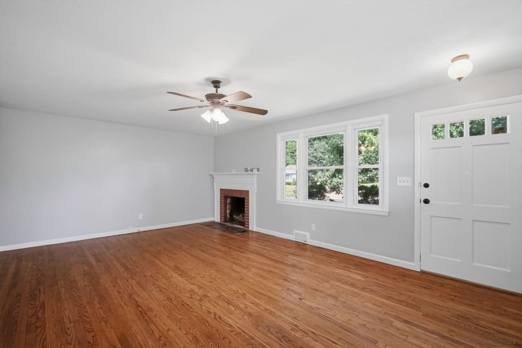 218 Maple St, East Longmeadow MA 01106 photo 9