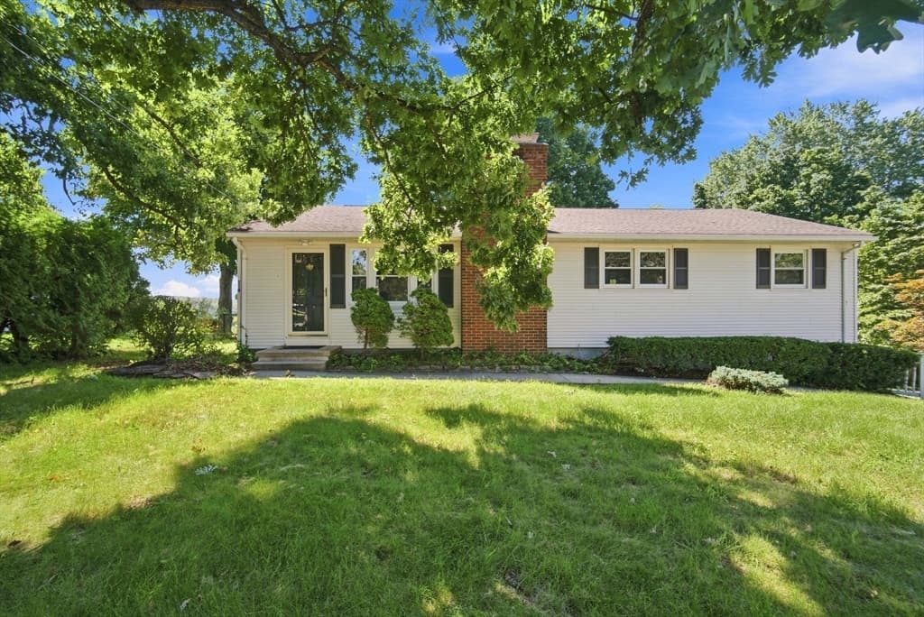218 Maple St, East Longmeadow MA 01106 photo 4