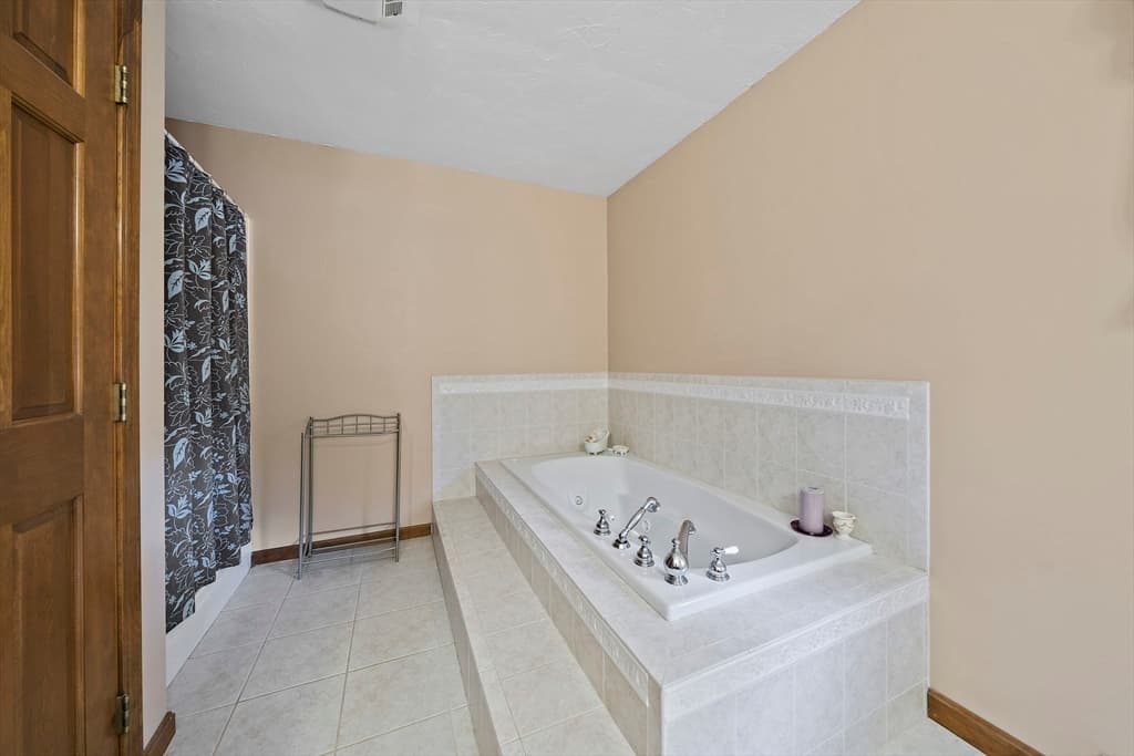 49 Lantern Ln, Pembroke MA 02359 photo 22