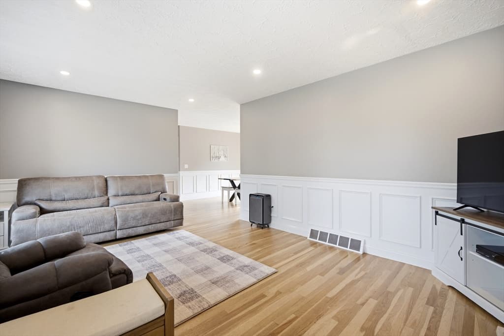 169 Raven, Lowell MA 01852 photo 6