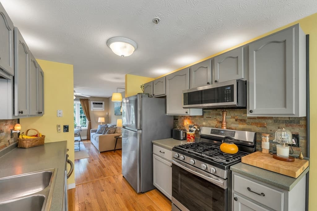 6 Pleasant Street # E11, Hooksett NH 03106 photo 14