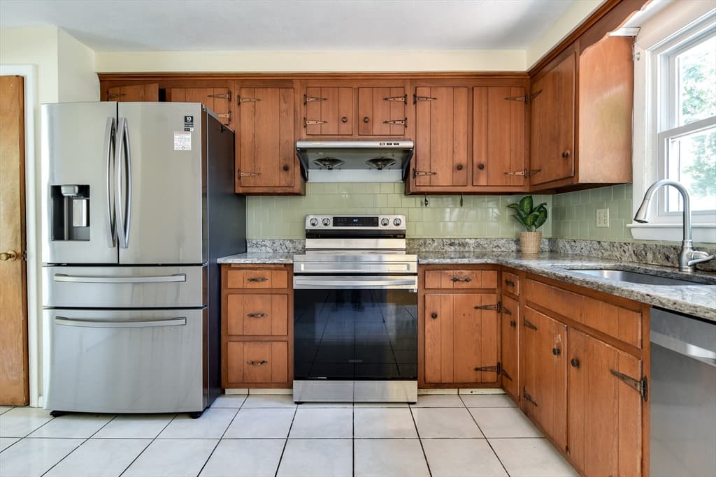 6 Salvi Drive, Framingham MA 01701 photo 9