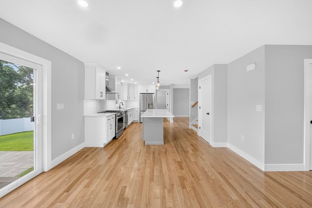 16 Neillian Way # 16, Bedford MA 01730 photo 7