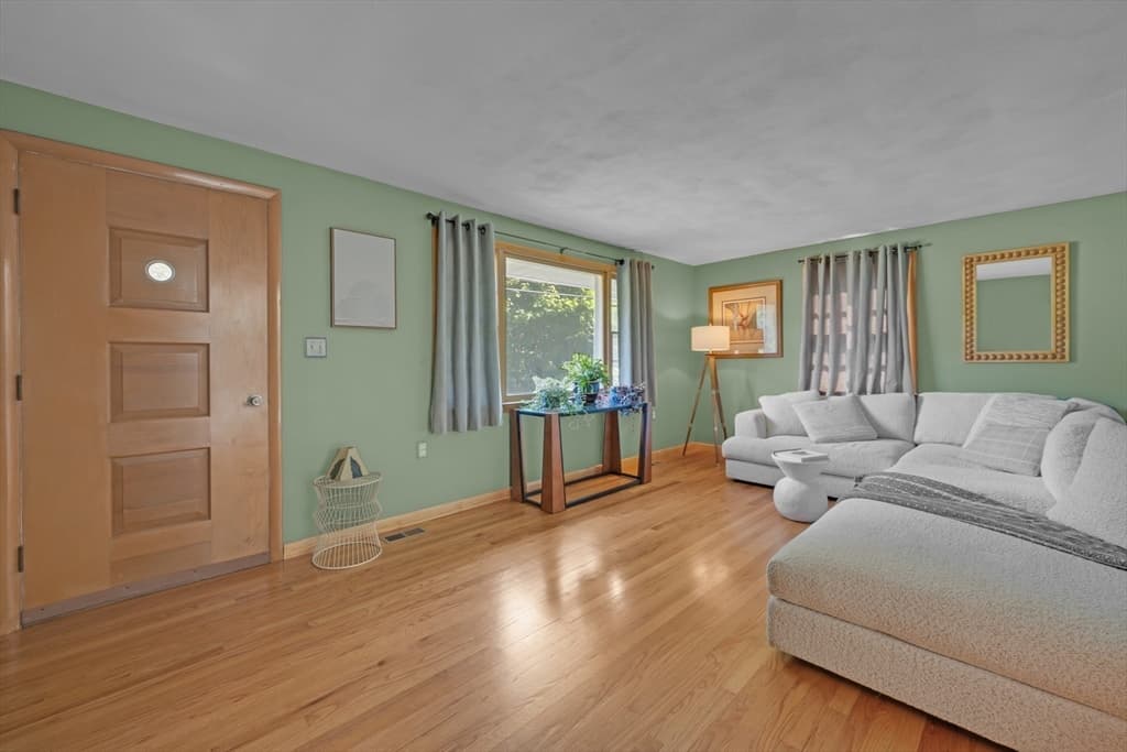 127 Springfield St, Palmer MA 01069 photo 4