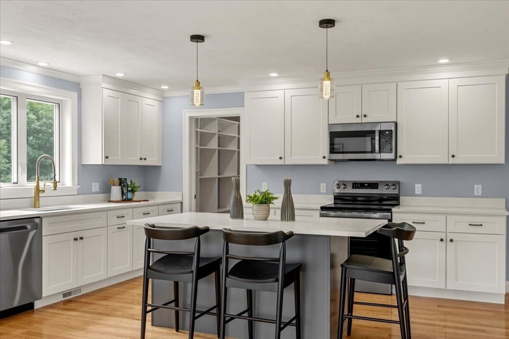 193 E Spring Street, Avon MA 02322 photo 6