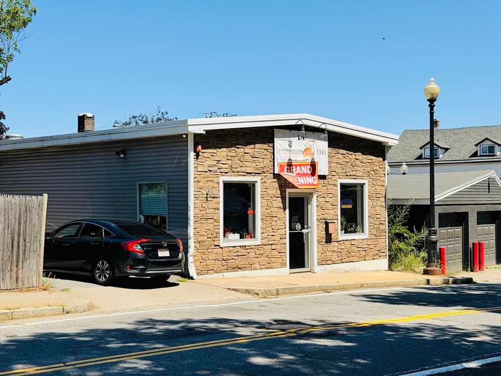 9 Sterling St, Clinton MA 01510 photo 3