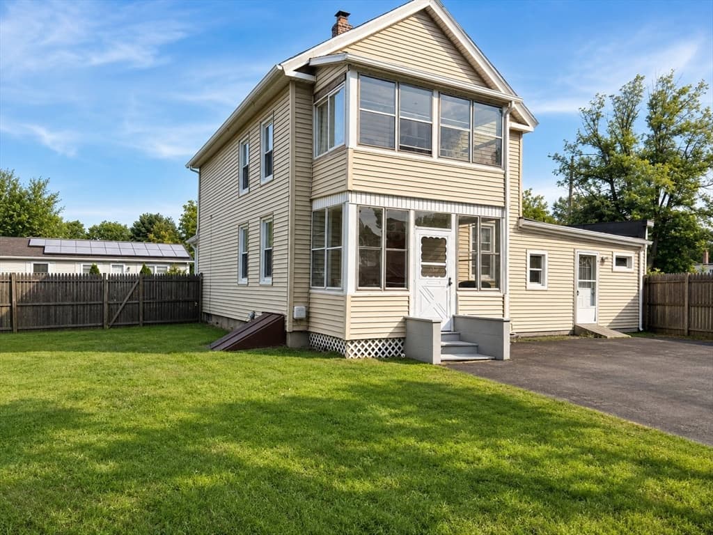 145-147 Hancock St, Springfield MA 01109 photo 2