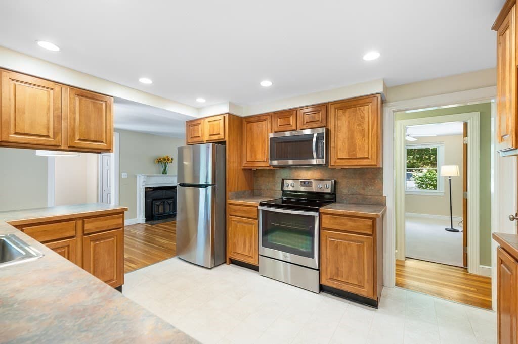 Single Family Residence at 101 Topsfield Road, Wenham MA 01984, Wenham, photo 12 of 40