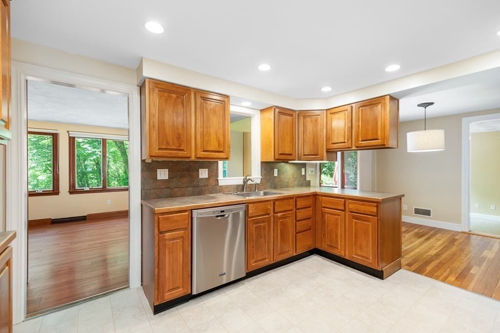 Single Family Residence at 101 Topsfield Road, Wenham MA 01984, Wenham, photo 11 of 40
