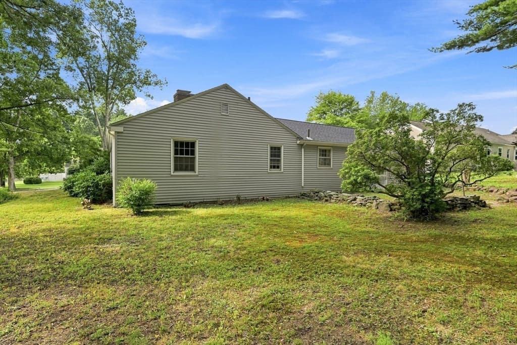 92 Oak Hollow Rd, Springfield MA 01128 photo 38