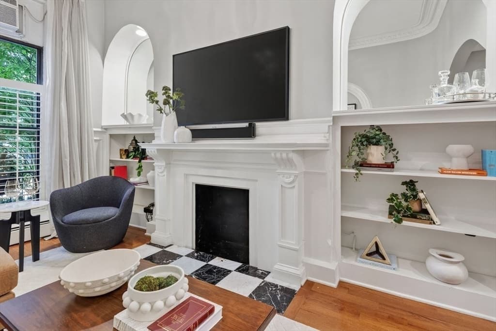 103 Beacon St # 1, Boston MA 02116 photo 2