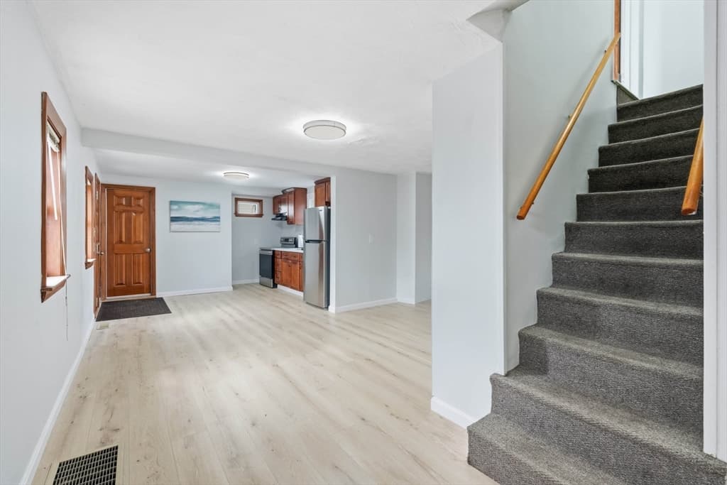 216 Crest Ave, Revere MA 02151 photo 16