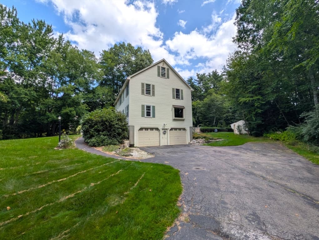 2 Nutfield Dr, Londonderry NH 03053 photo 6