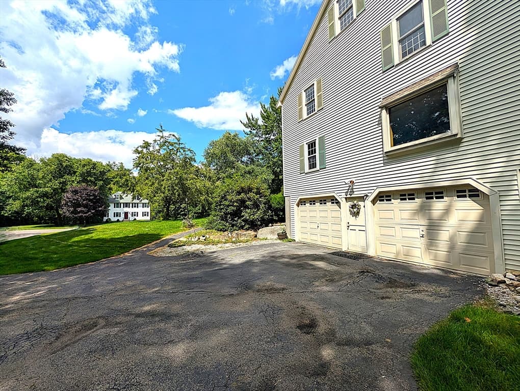 2 Nutfield Dr, Londonderry NH 03053 photo 7