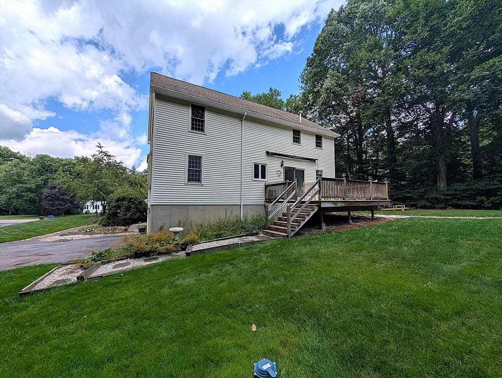 2 Nutfield Dr, Londonderry NH 03053 photo 10