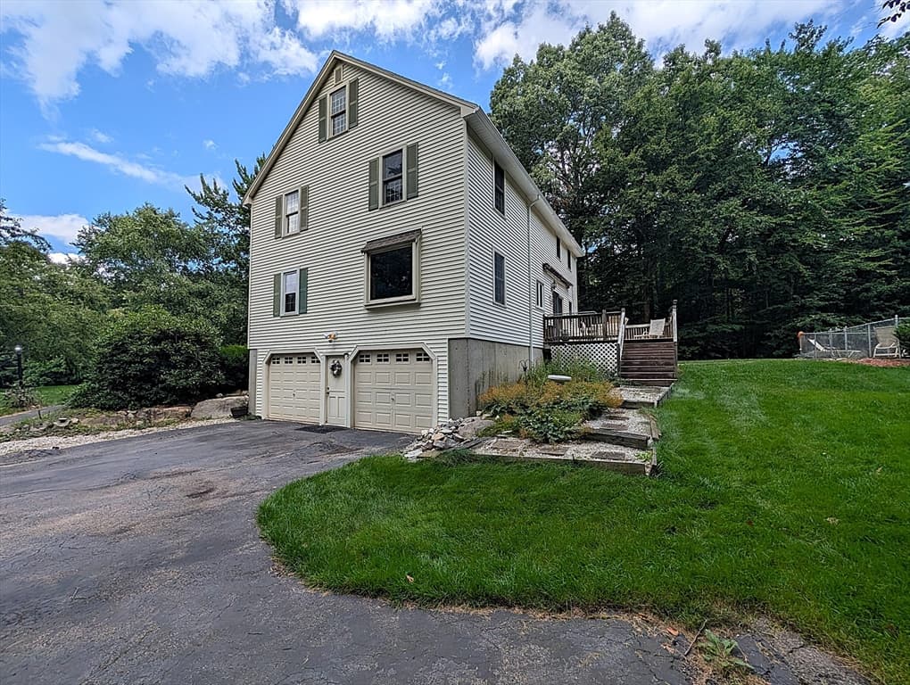 2 Nutfield Dr, Londonderry NH 03053 photo 8