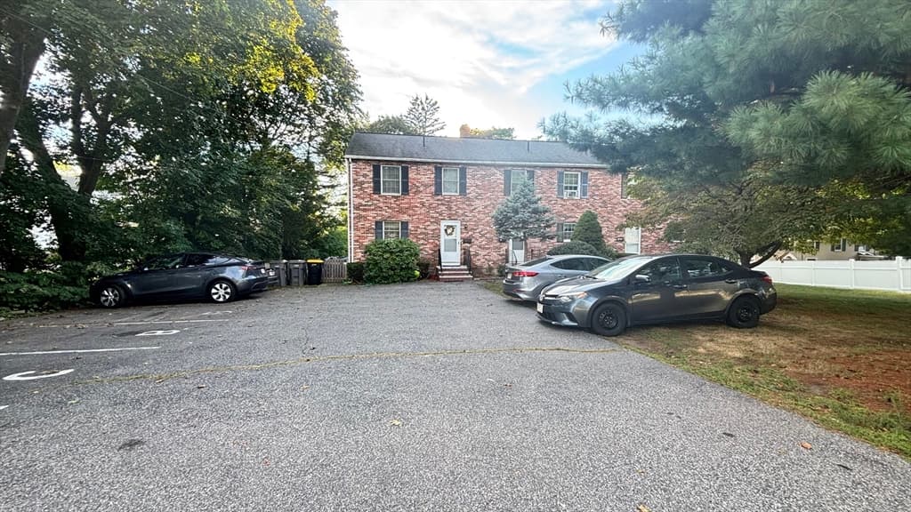 74 Elm St # A, Framingham MA 01701