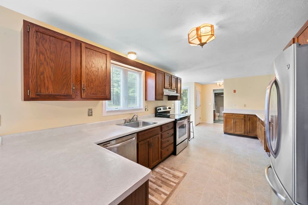 205 Comfort St # 205, Bridgewater MA 02324 photo 4