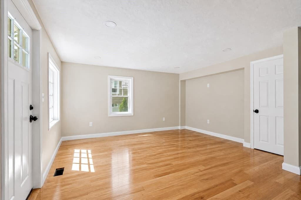 40 Nonquit St, Worcester MA 01604 photo 9