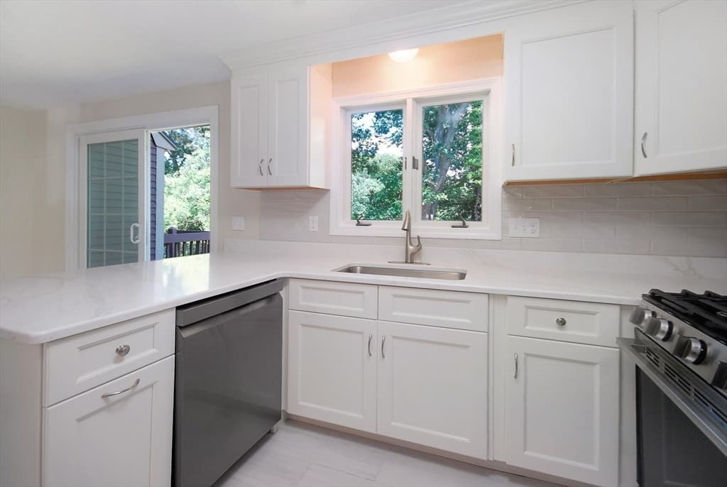98 Heritage Dr # 98, Tewksbury MA 01876 photo 11
