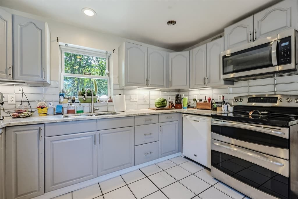 485 Mendon Rd, Attleboro MA 02703 photo 13