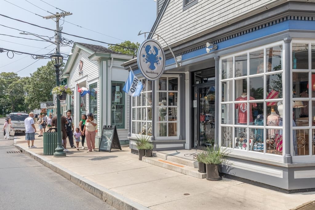 53 Circuit Avenue, Oak Bluffs MA 02557