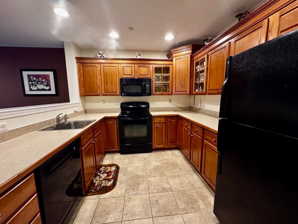 2303 Briarwood Vlg # 2303, Clinton MA 01510 photo 6