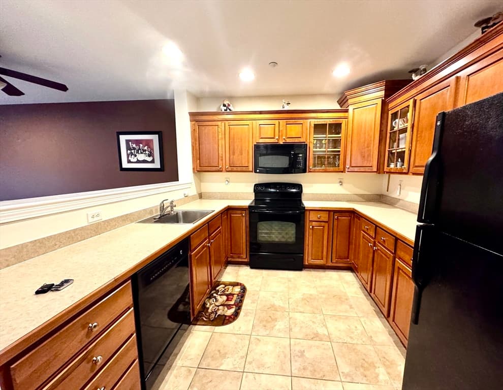 2303 Briarwood Vlg # 2303, Clinton MA 01510 photo 9