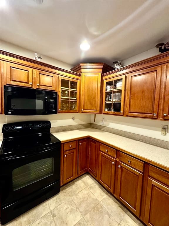 2303 Briarwood Vlg # 2303, Clinton MA 01510 photo 8
