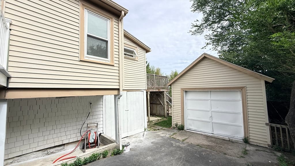 178 Farrington St, Quincy MA 02170 photo 2