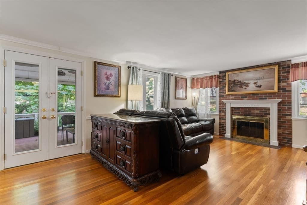 560 Worcester St, Wellesley MA 02481 photo 5